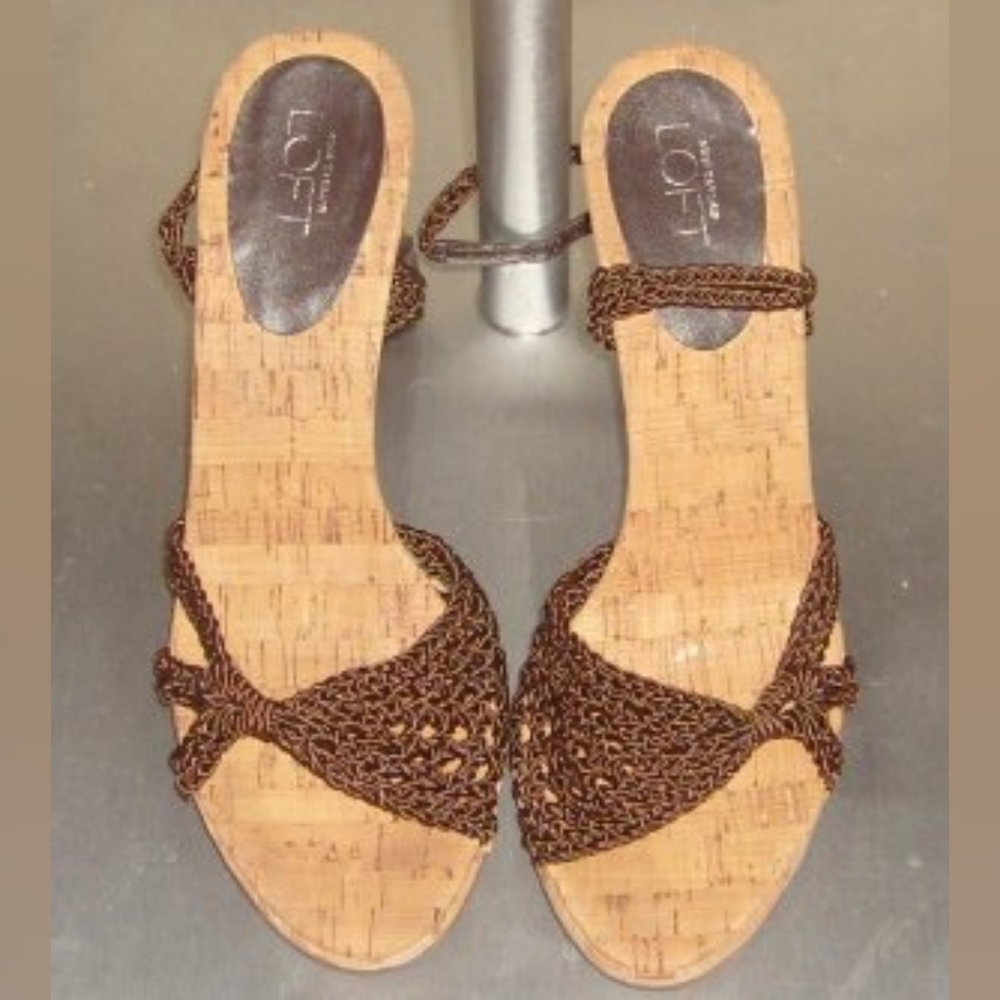 Brown Crochet Open-Toes Sandals by: Size 7M
